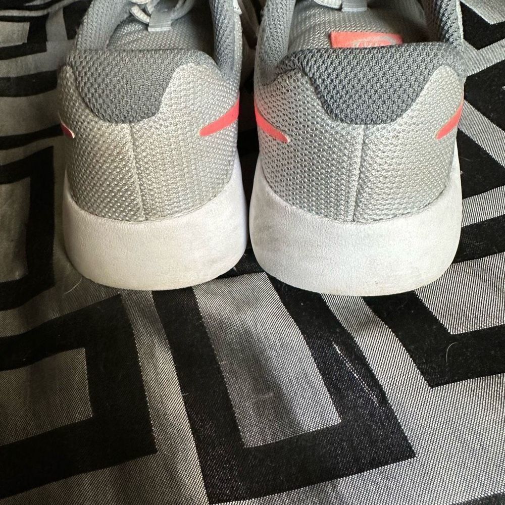 Nike Girls Tanjun Sneakers - Picture 2 of 8